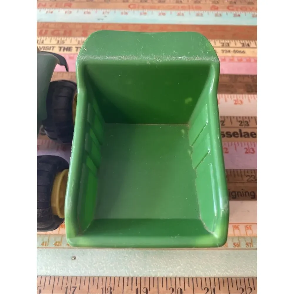 JOHN DEERE KIDS BIG SCOOP DUMP TRUCK TOY PLASTIC 6